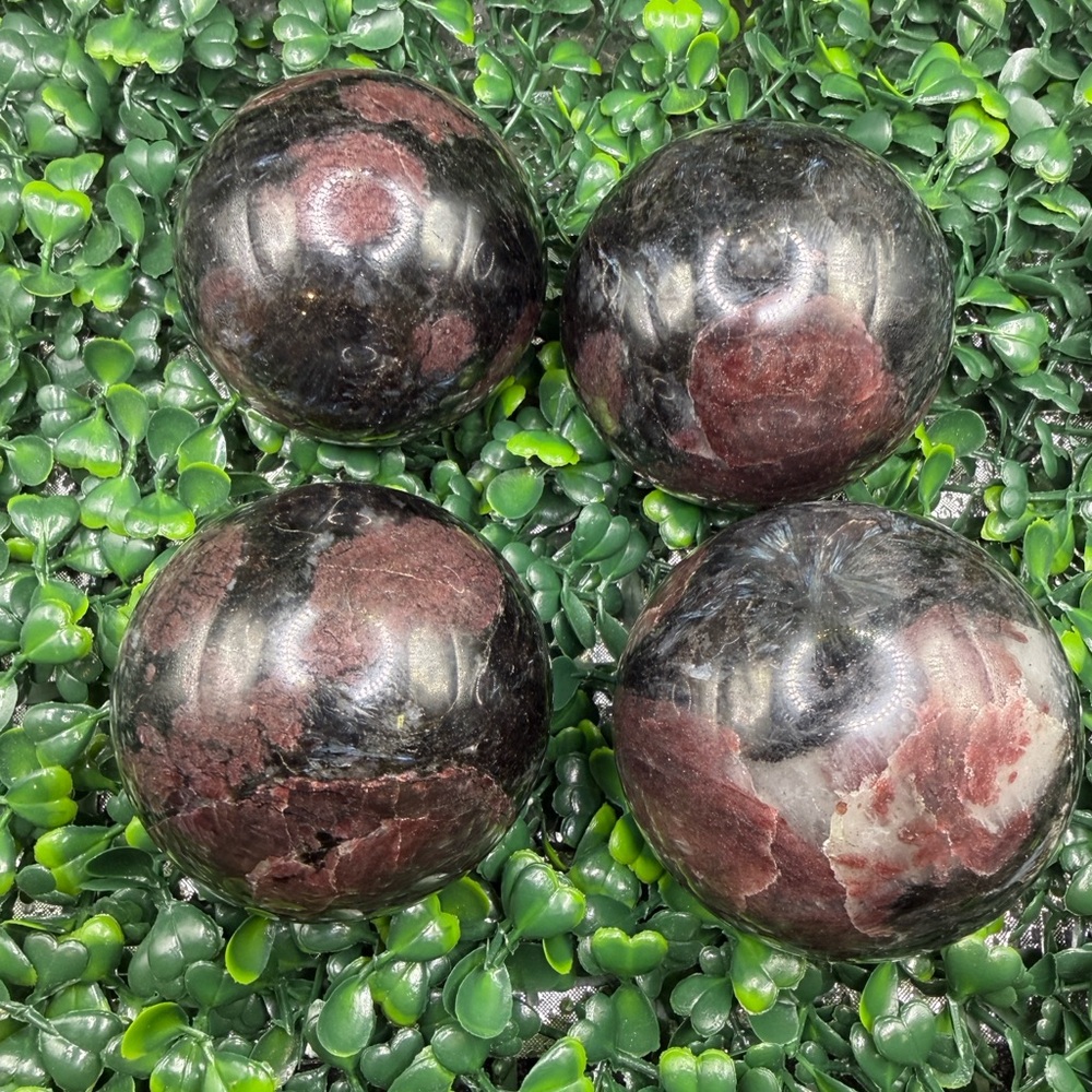 Garnet in Arfvedsonite Sphere